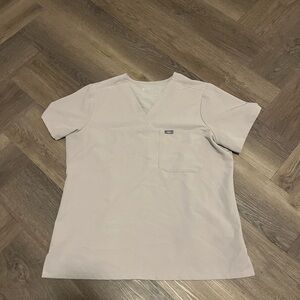 FIGS Men’s V-Neck Top in Light Gray